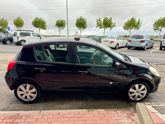 RENAULT Clio 1.4 CONFORT DINAMIC