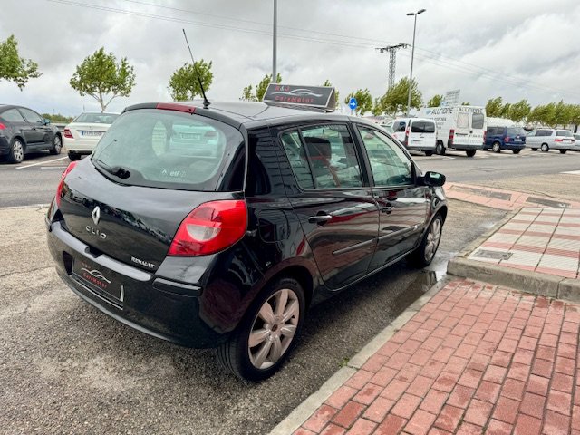 RENAULT Clio 1.4 CONFORT DINAMIC