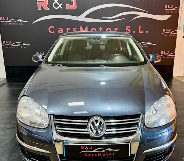 VOLKSWAGEN JETTA 1.6 FSi Advance