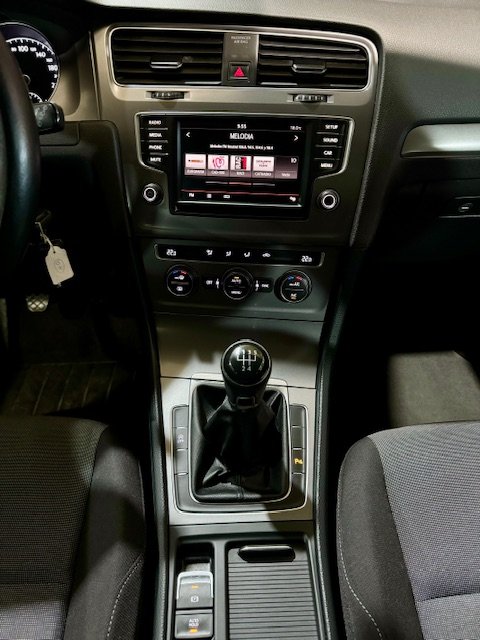VOLKSWAGEN GOLF VII 1.6 TDI EDITION
