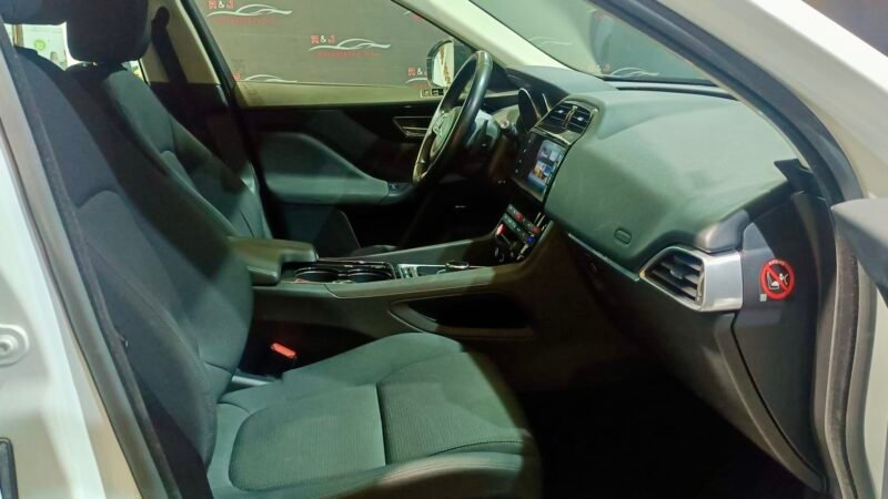JAGUAR F-PACE 2.0 PURE
