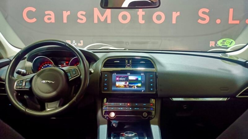 JAGUAR F-PACE 2.0 PURE
