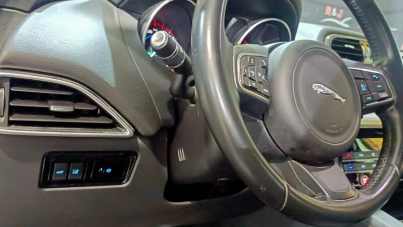 JAGUAR F-PACE 2.0 PURE