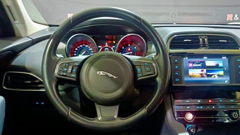 JAGUAR F-PACE 2.0 PURE