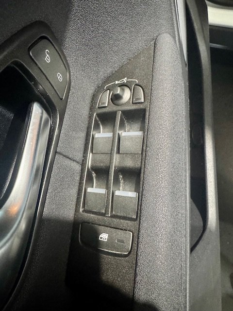 LAND-ROVER EVOQUE 2.0 PURE