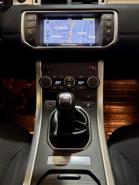 LAND-ROVER EVOQUE 2.0 PURE