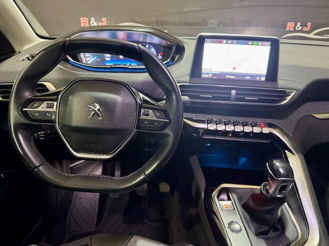 PEUGEOT 3008 1.5 HDi Allure