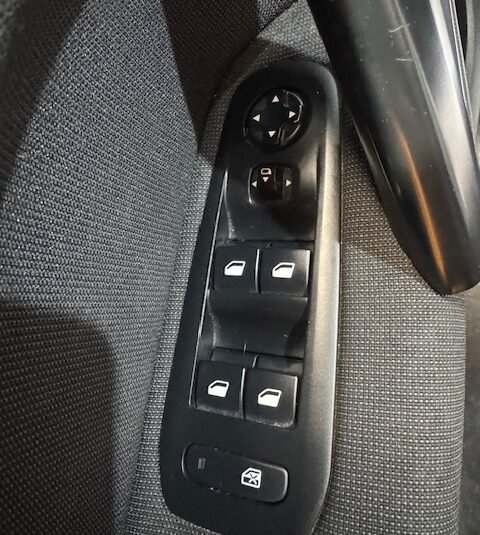 PEUGEOT 308 1.5 HDi Allure