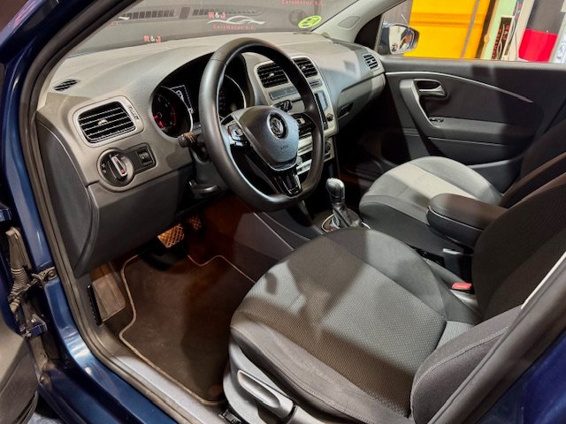 VOLKSWAGEN POLO 1.2 TSi Sport
