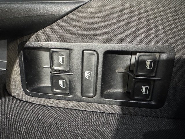VOLKSWAGEN POLO 1.2 TSi Sport