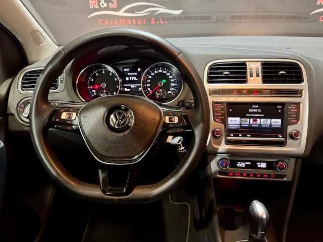 VOLKSWAGEN POLO 1.2 TSi Sport