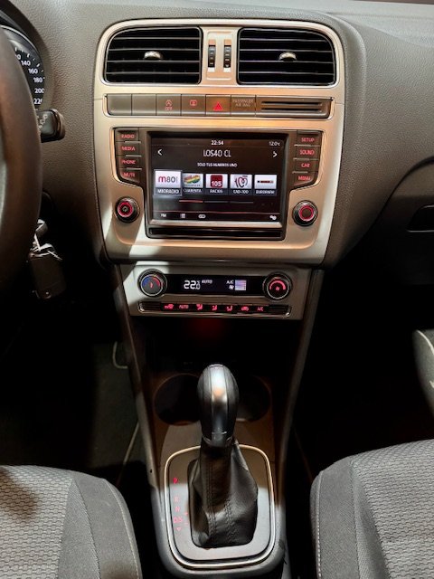 VOLKSWAGEN POLO 1.2 TSi Sport