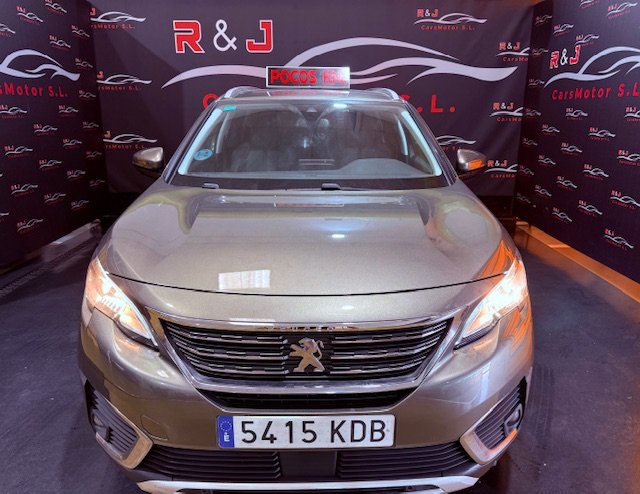 PEUGEOT 5008 1.6 HDi ALLURE
