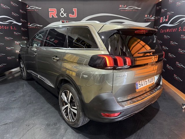 PEUGEOT 5008 1.6 HDi ALLURE