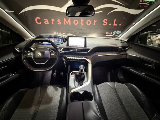 PEUGEOT 5008 1.6 HDi ALLURE