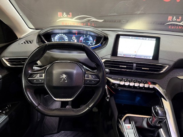 PEUGEOT 5008 1.6 HDi ALLURE