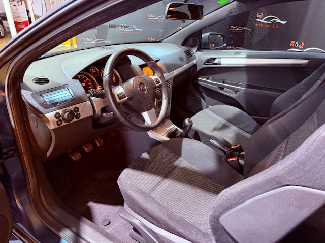 OPEL ASTRA GTC 1.6 SPORT