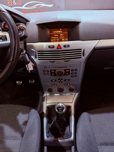 OPEL ASTRA GTC 1.6 SPORT