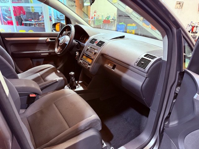 VOLKSWAGEN TOURAN 1.6 TDI EDITION