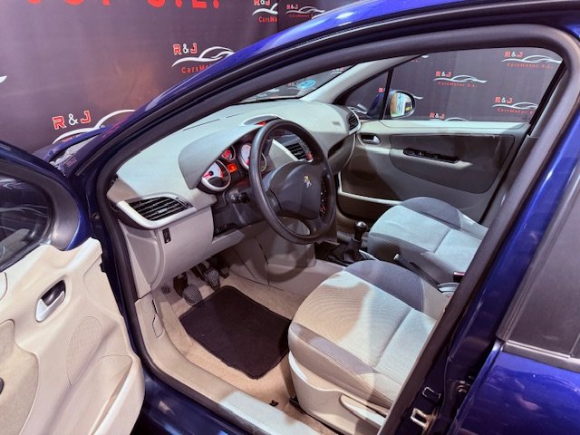 PEUGEOT 207 1.4 URBAN