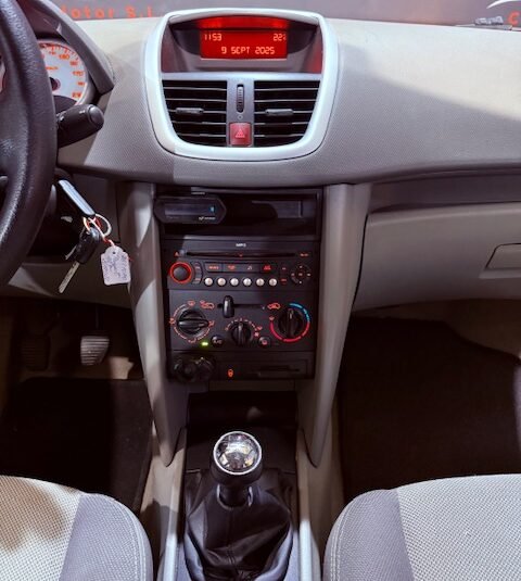 PEUGEOT 207 1.4 URBAN