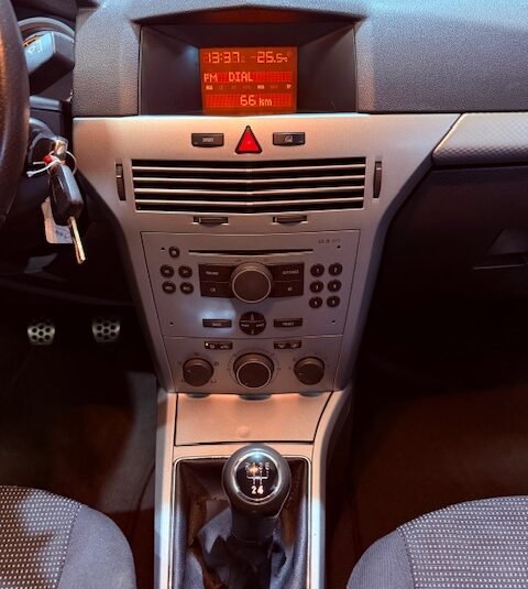 OPEL ASTRA GTC 1.6 SPORT