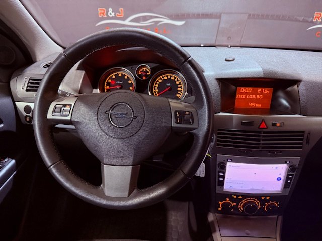 OPEL ASTRA GTC 1.6 COSMOS