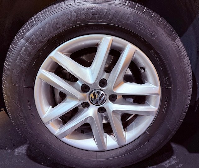 VOLKSWAGEN TIGUAN 2.0 TDi Advance Bluemotion