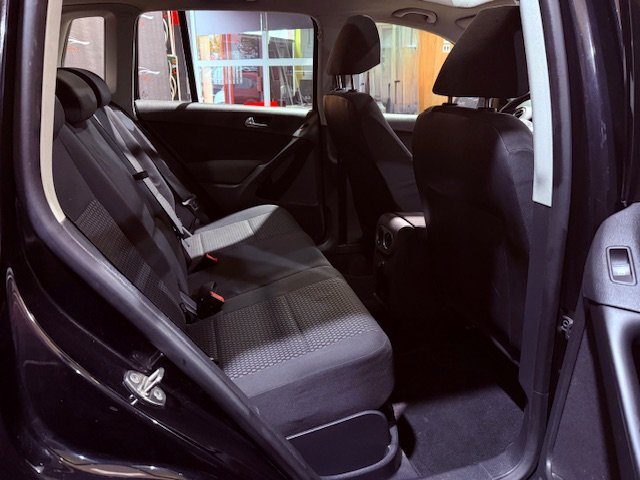 VOLKSWAGEN TIGUAN 2.0 TDi Advance Bluemotion