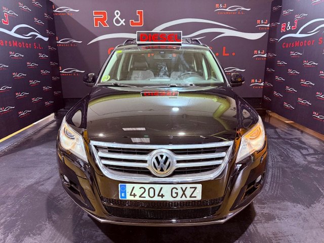 VOLKSWAGEN TIGUAN 2.0 TDi Advance Bluemotion
