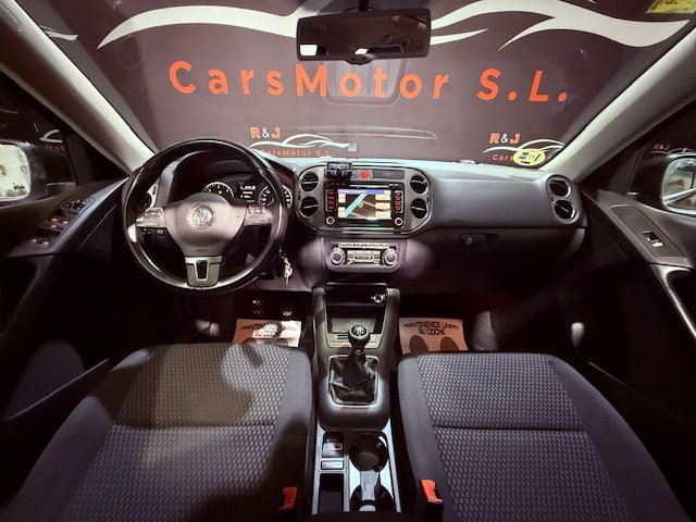 VOLKSWAGEN TIGUAN 2.0 TDi Advance Bluemotion