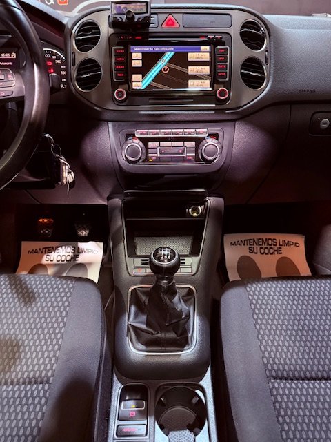 VOLKSWAGEN TIGUAN 2.0 TDi Advance Bluemotion