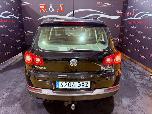 VOLKSWAGEN TIGUAN 2.0 TDi Advance Bluemotion