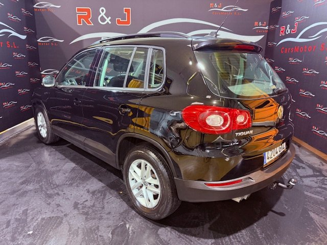 VOLKSWAGEN TIGUAN 2.0 TDi Advance Bluemotion