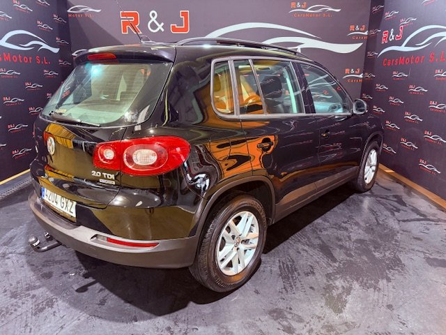 VOLKSWAGEN TIGUAN 2.0 TDi Advance Bluemotion