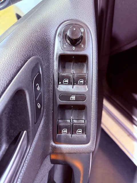 VOLKSWAGEN GOLF VI 1.6 TDI ADVANCE