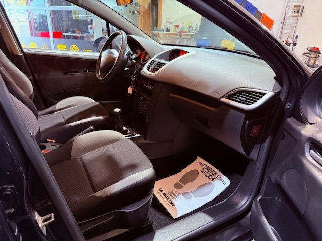PEUGEOT 207 1.4 FILOU