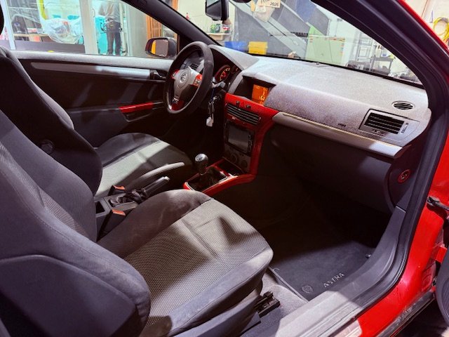 OPEL ASTRA GTC 1.6 SPORT