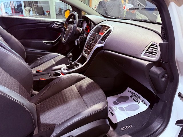 OPEL ASTRA GTC 1.7 CDTI SORTIVE