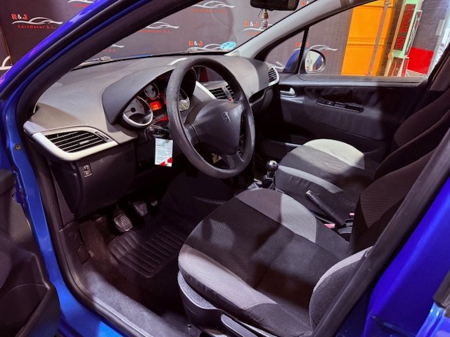 PEUGEOT 207 1.4 XLine