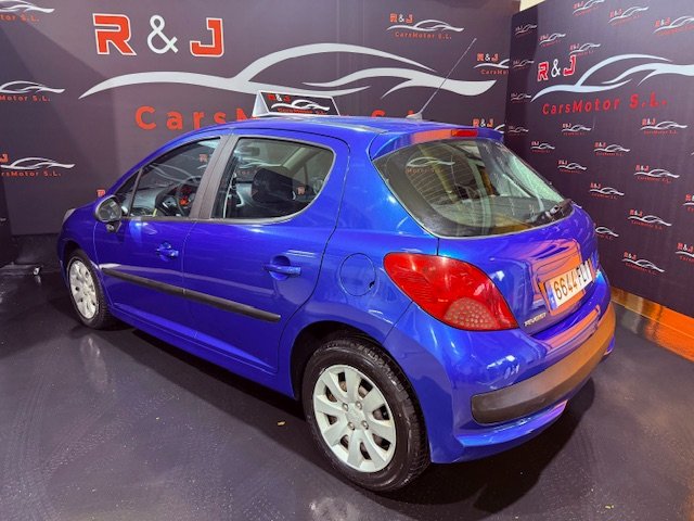 PEUGEOT 207 1.4 XLine