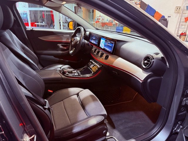 MERCEDES-BENZ CLASE E 220 D