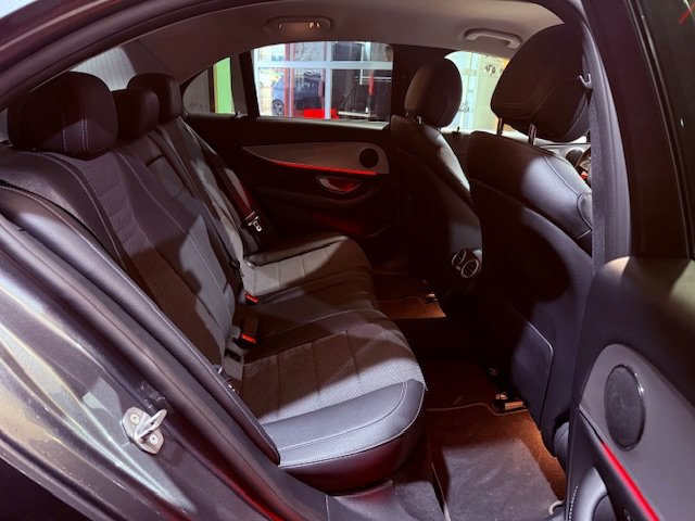 MERCEDES-BENZ CLASE E 220 D