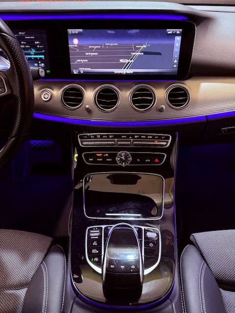 MERCEDES-BENZ CLASE E 220 D