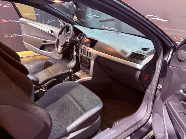 OPEL ASTRA GTC 1.6 SPORT