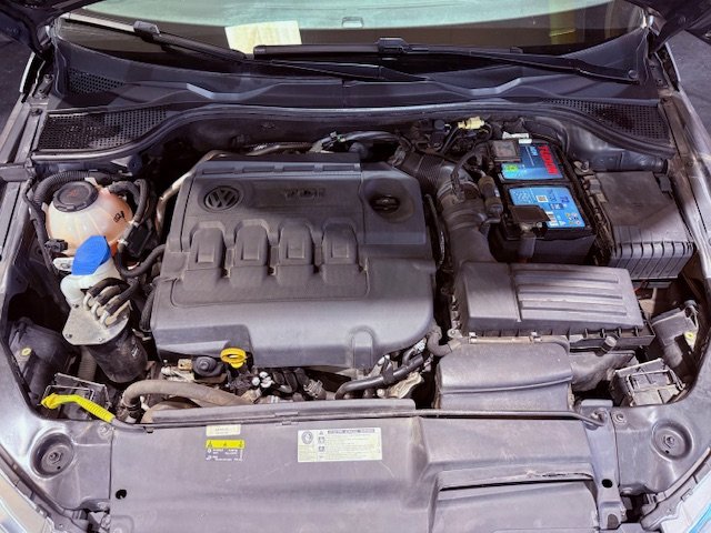 VOLKSWAGEN Scirocco 2.0 TDI R-LINE