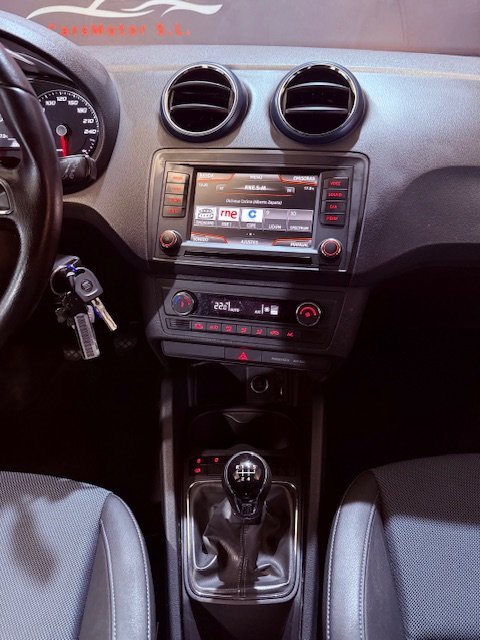 SEAT Ibiza 1.2 TSI STYLE CONNET