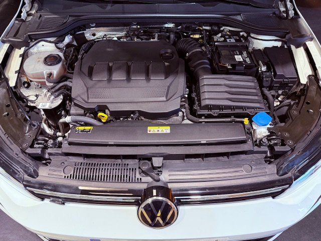 VOLKSWAGEN GOLF VIII 2.0 TDI R-LINE