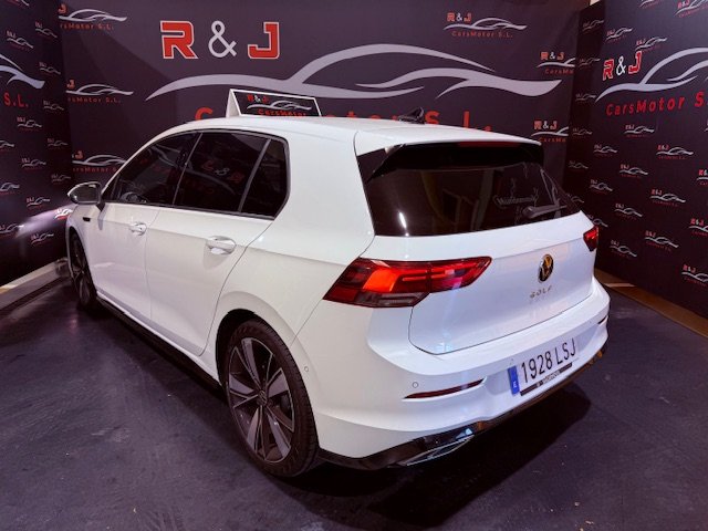 VOLKSWAGEN GOLF VIII 2.0 TDI R-LINE