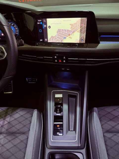 VOLKSWAGEN GOLF VIII 2.0 TDI R-LINE